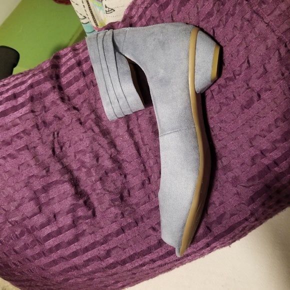 Shoes - Picture 3 of 5